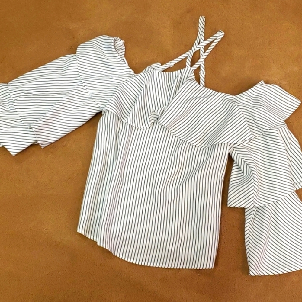 Express flouncy striped cold-shoulder blouse, XS - Picture 14 of 16